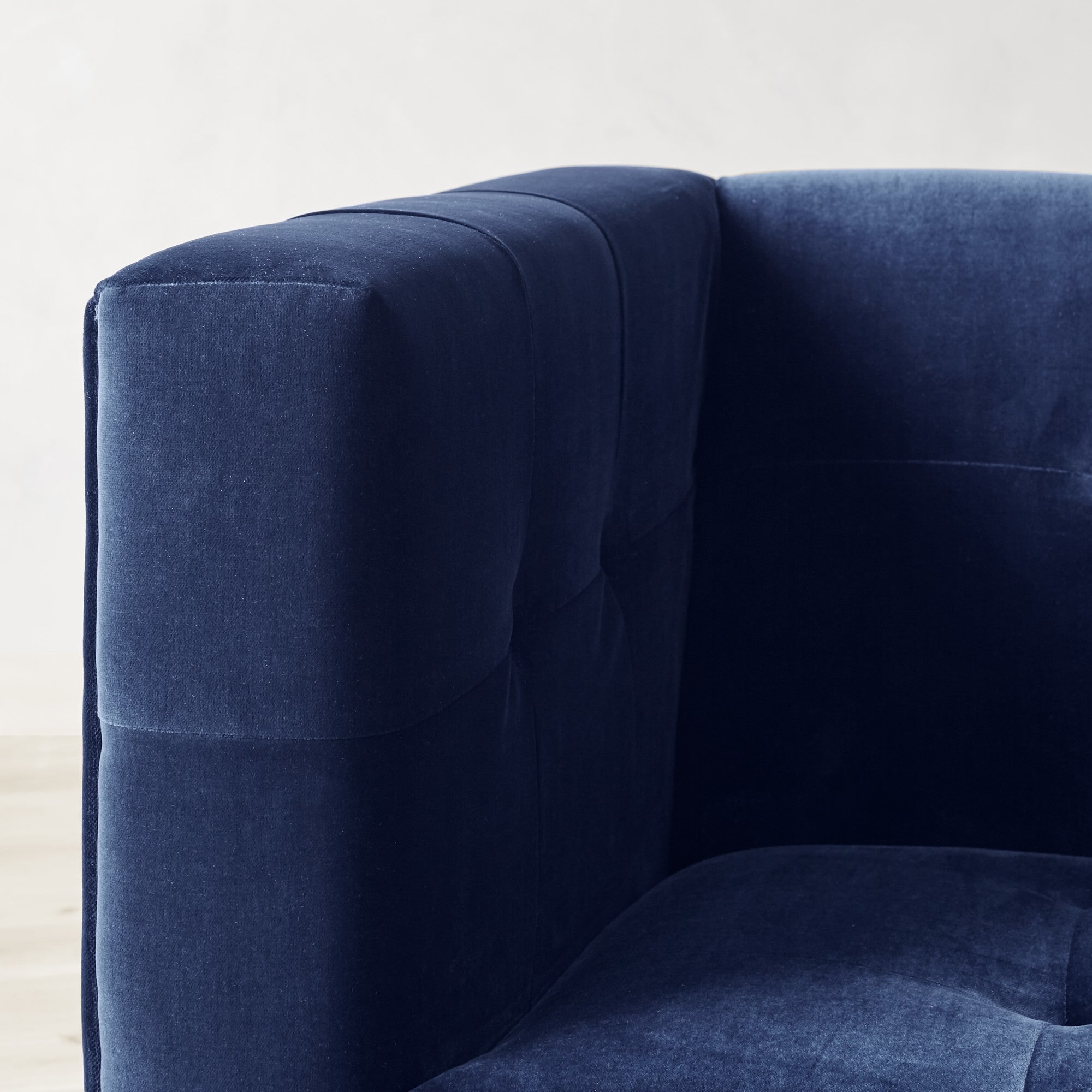 Cavallo Sofa