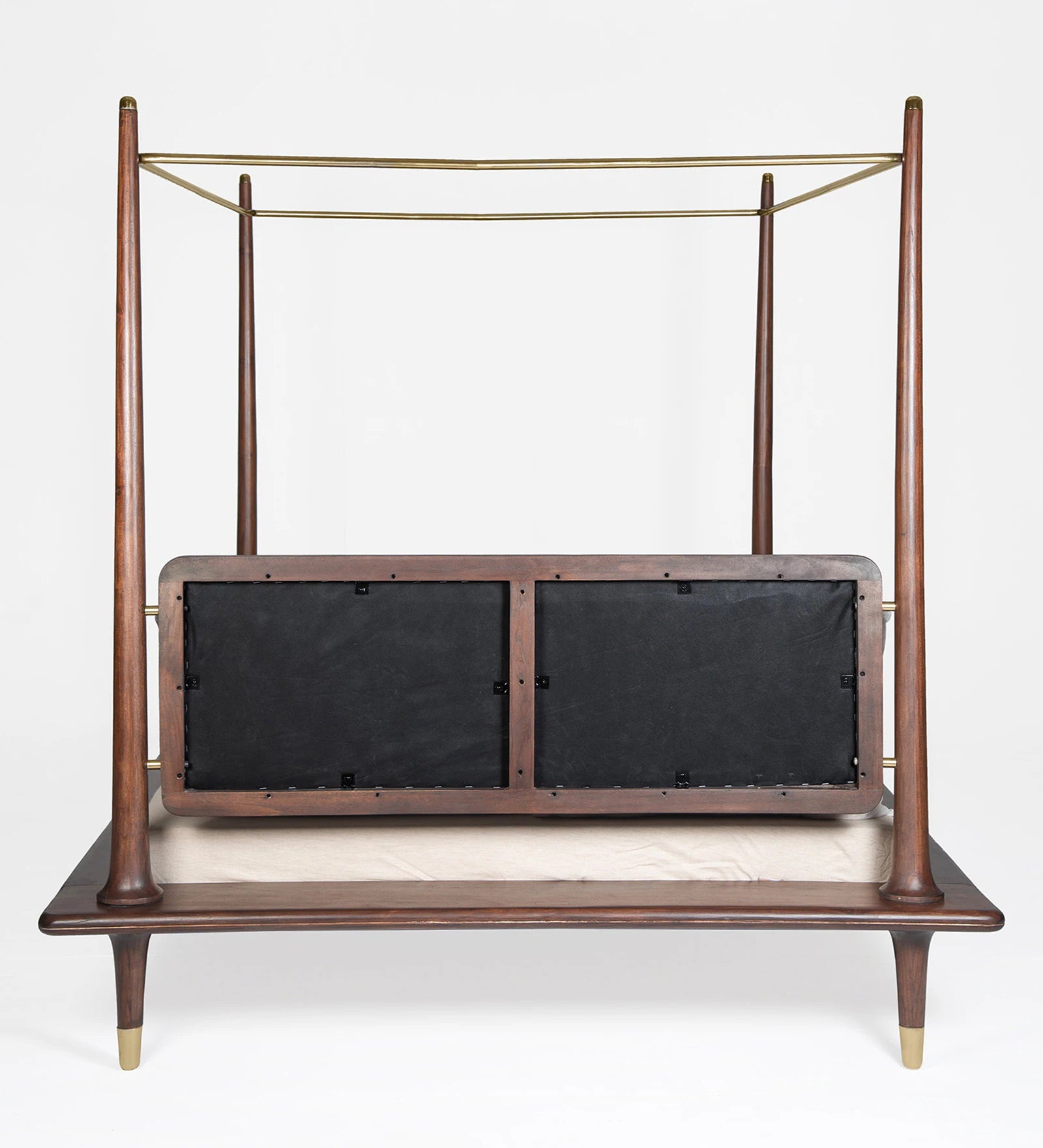 Trace Poster Queen Bed
