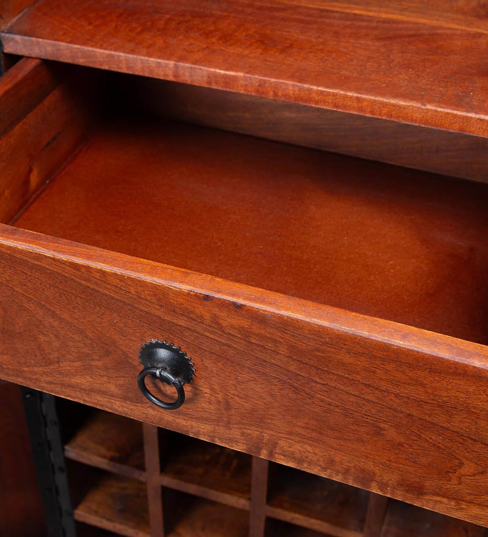 Tusk Bar Unit