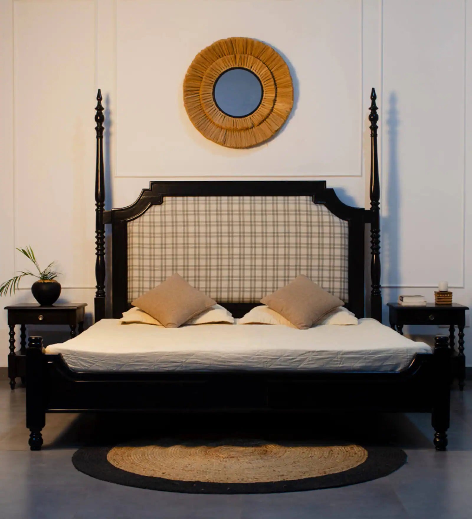 Span Queen Size Bed