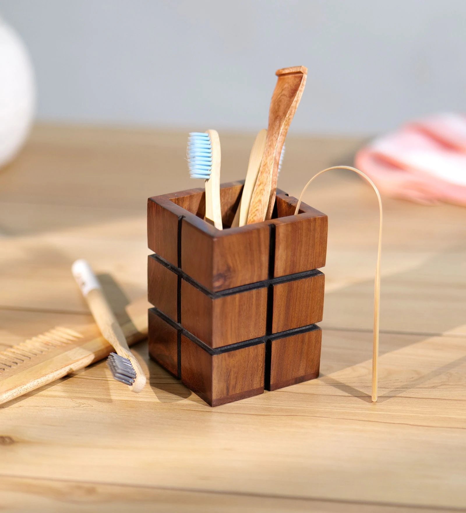 Jarvis Pen Holder